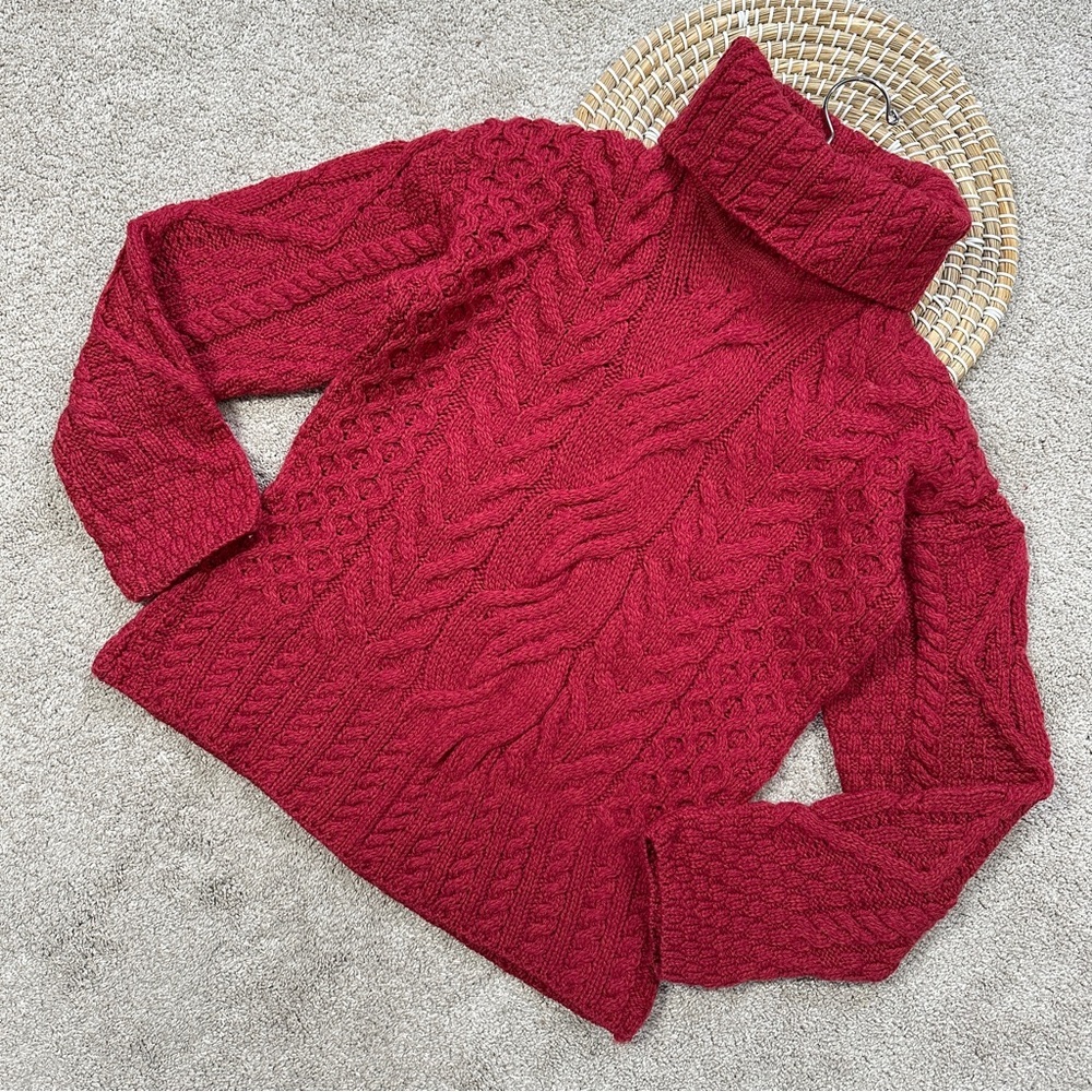 Classic Cable-Knit Turtleneck Sweater - Red